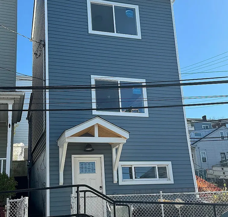20 Monastery St