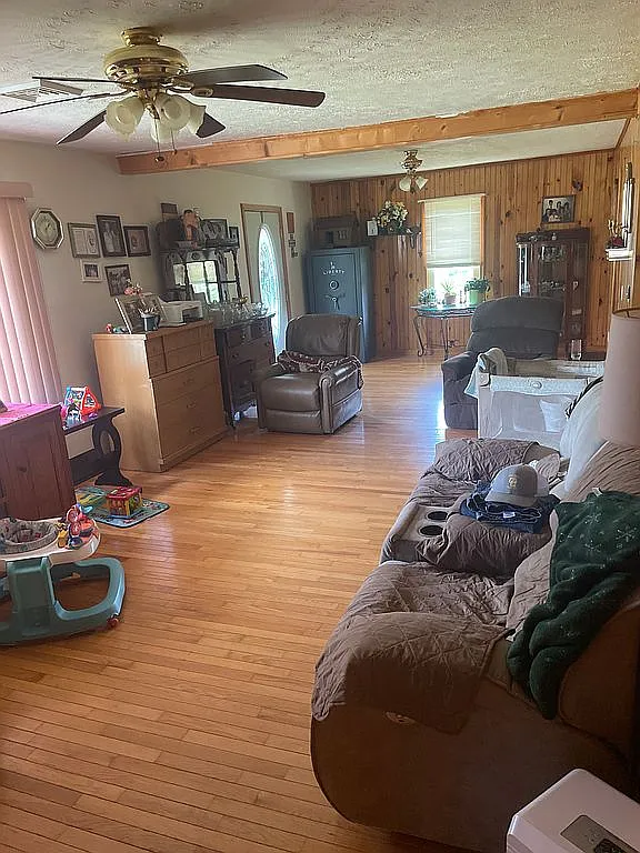 1465 Hilltown Rd photo 1