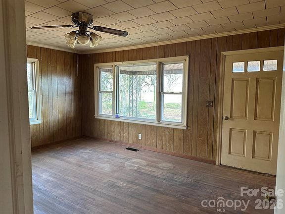 5th image of 8245 Smith Rd