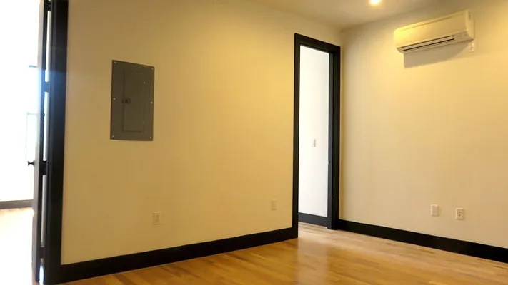 Rented by Nooklyn NYC LLC | media 49