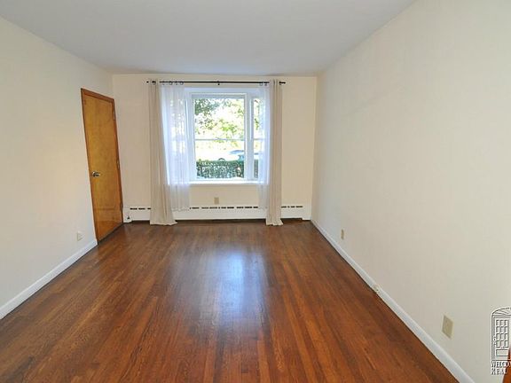 5th image of 4518 39th Ave