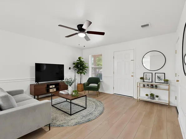 12725 Saint Mary Dr, Manor, TX 78653