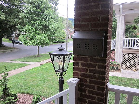 Charleston gas light