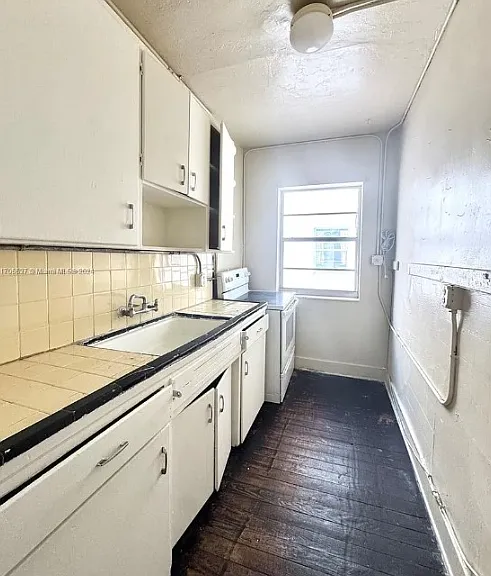 1603 SW 8th St #5 — Photo 3