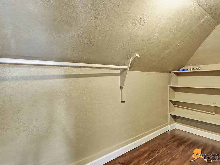 1335 Hyder St — Photo 79