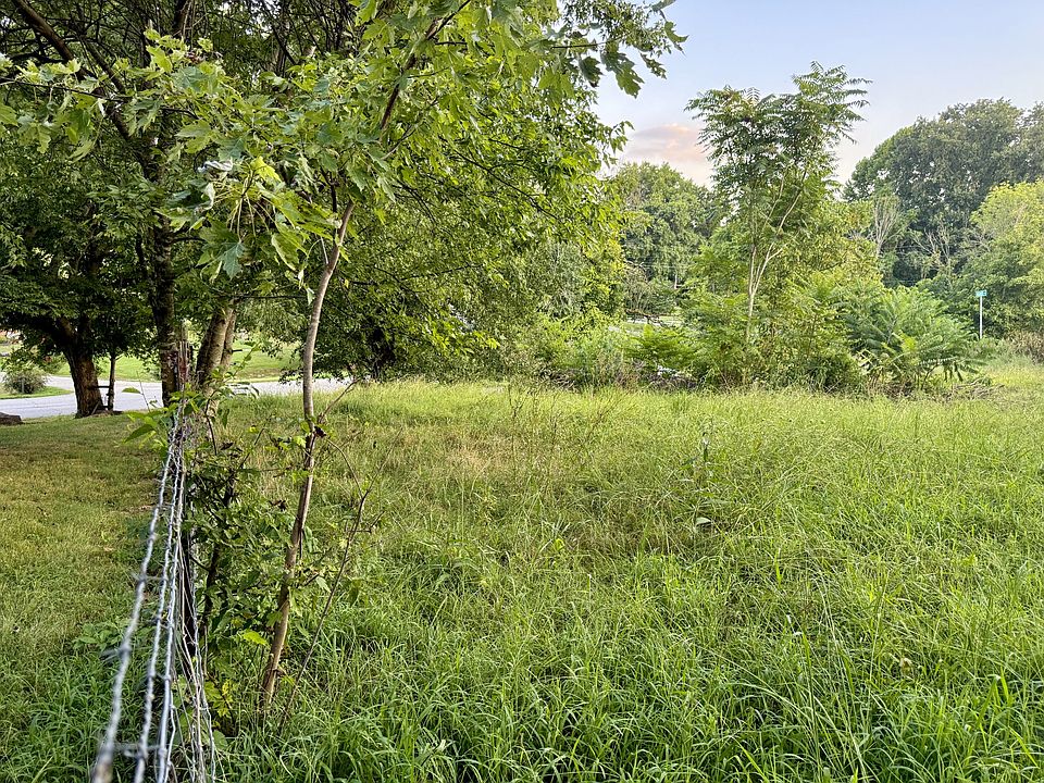 1st image of 1 Horseshoe Bend Ln