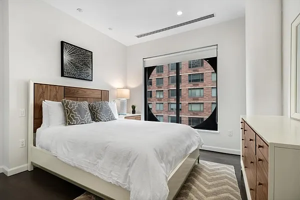 Rented by REAL New York | media 24