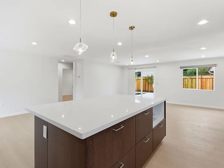 12548 Paseo Flores — Photo 14