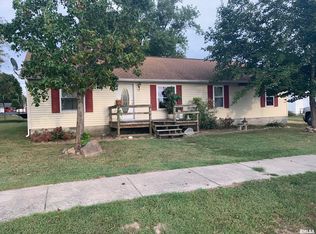 512 S Elm St, Sesser, IL 62884