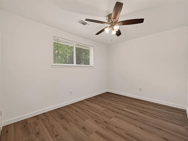 313 Stratmore Dr — Photo 16