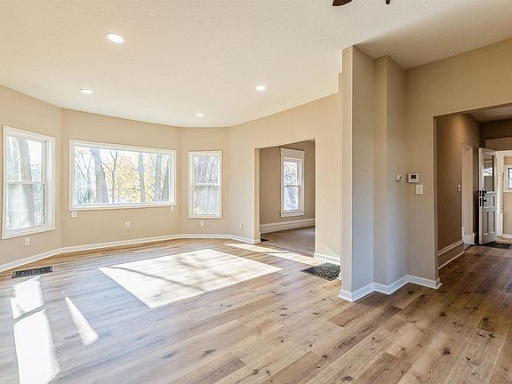 4th image of 1505 Esplanade Ave