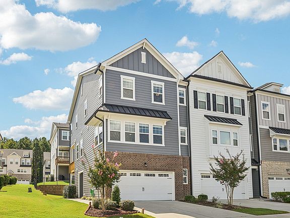 2nd image of 1061 Larabee Ln