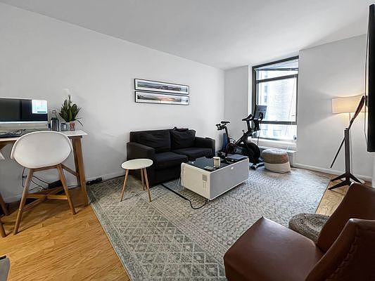 4th image of 4 Park Ave APT 5O
