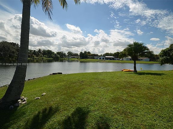 5th image of 14141 Leaning Pine Dr