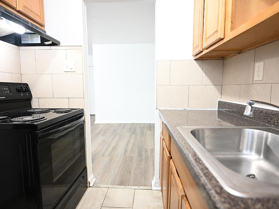 1st image of 140 Washington St APT A2