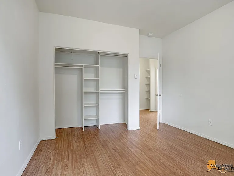 1105 W 34th Ave — Photo 11