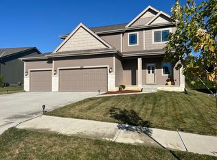 7177 N 164th St, Bennington, NE 68007