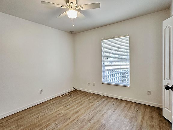 5th image of 1067 Butler St E
