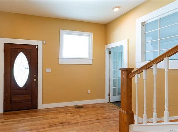 5th image of 303 Buncombe St
