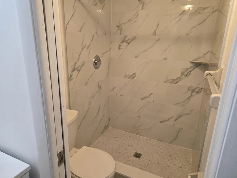 170 SE 7th St #301 — Photo 18
