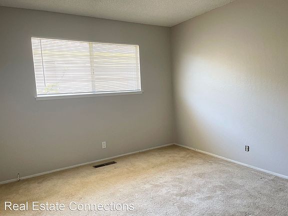 5th image of 2629 Skylark Dr