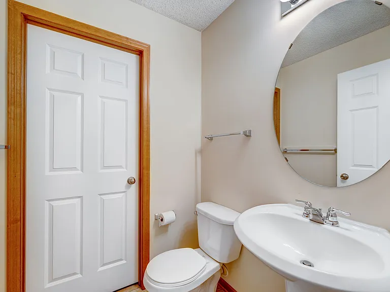11939 Emery Village Dr N — Photo 14