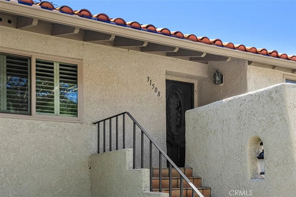 2 bed, 1045 sqft, $3,995 — Photo 4