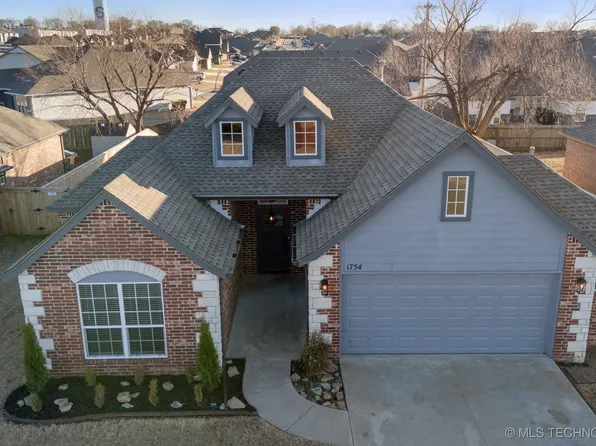 1754 E 137th Pl, Glenpool, OK 74033