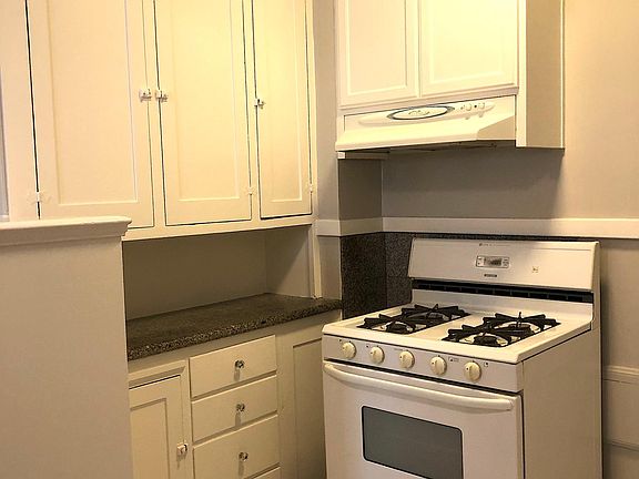 2nd image of 1550 Hayes St #Pii