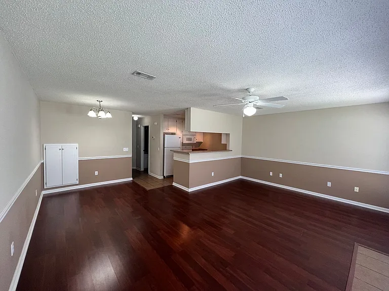 205 Wakefield Way — Photo 4