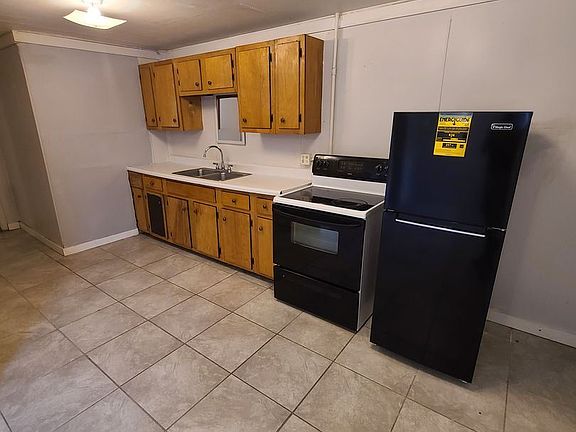 2nd image of 532 W 14th St #2
