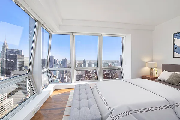 Rented by R New York | media 21