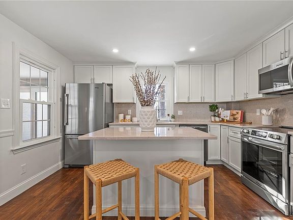4th image of 47 Bretton Woods Dr