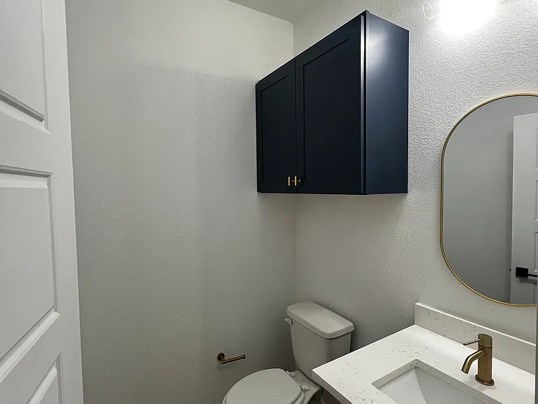309 W Cedar St — Photo 6