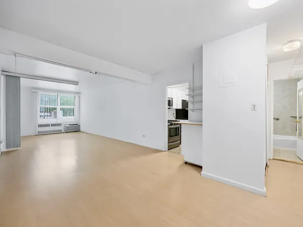 142-05 Roosevelt Avenue image 1 of 13