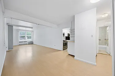 142-05 Roosevelt Avenue, #331