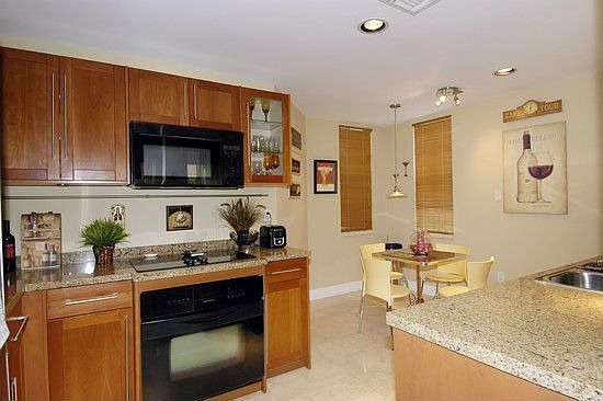 EAT IN KITCHEN