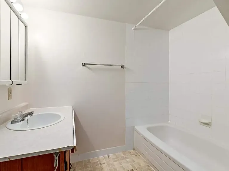 721 7th Ave S #13 — Photo 7