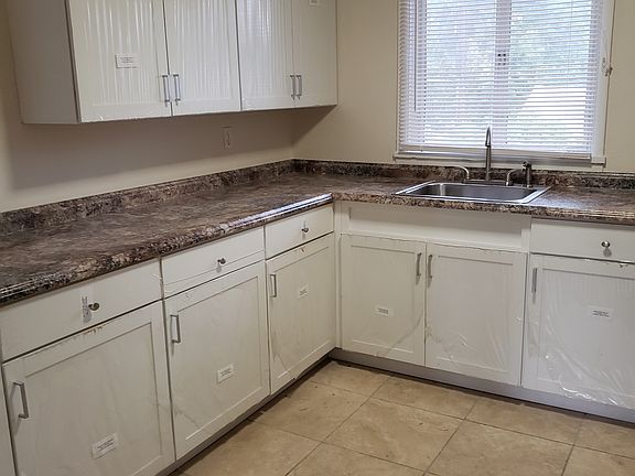 4th image of 1218 E Uintah St
