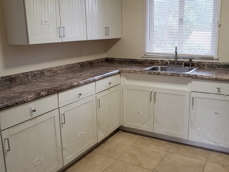 1218 E Uintah St — Photo 4