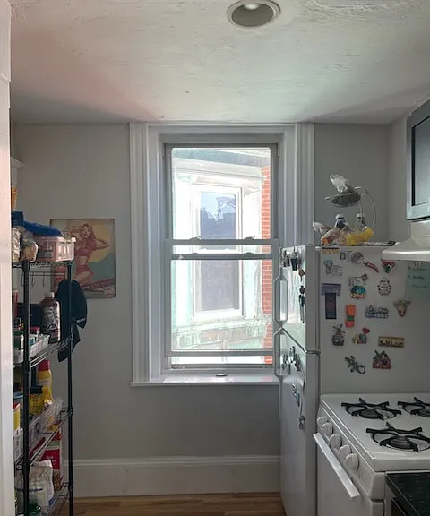 220 Hanover St #15 — Photo 25