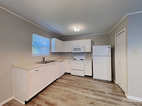 5th image of 1831 Dutch Elm Dr