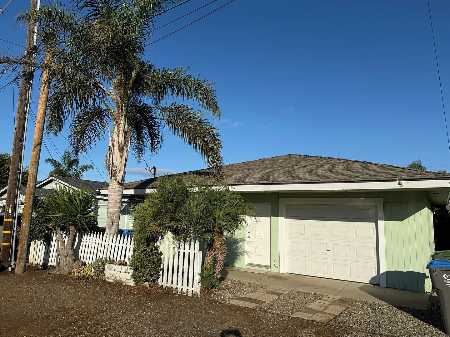 2 Bedroom, 2 Bathroom House in North Morro Bay with Garage & Yard - 371 Jamaica — Photo 2
