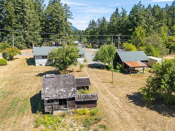 2nd image of 4030 Gibbins Rd