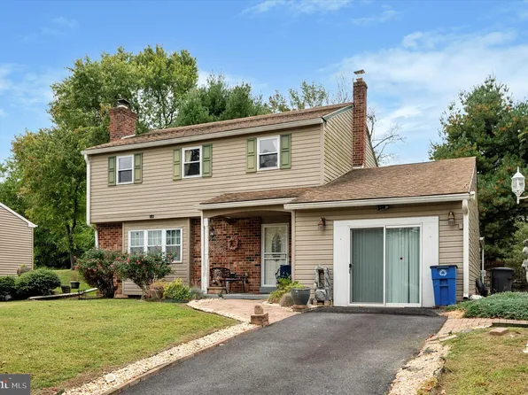 205 Bridge Rd, Upper Chichester, PA 19061