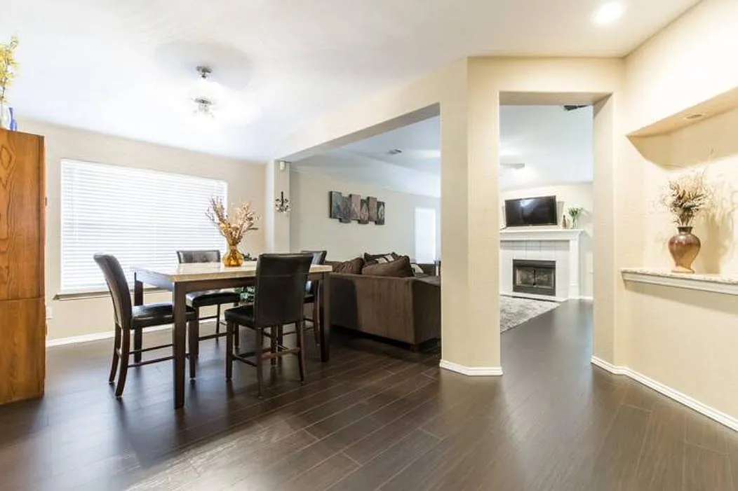 3 bed, 1742 sqft, $5,000 — Photo 3
