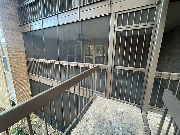 4th image of 469 Canberra Dr #469