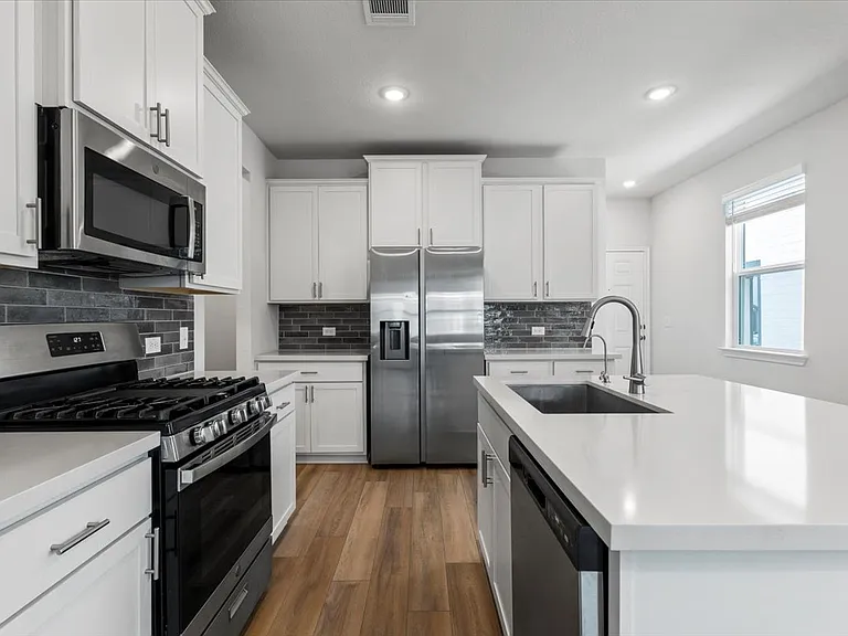 5402 Jason Dr — Photo 4