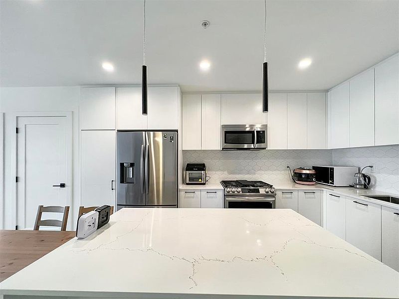 Langley Apartment for rent - 2 Bedrooms — photo 2