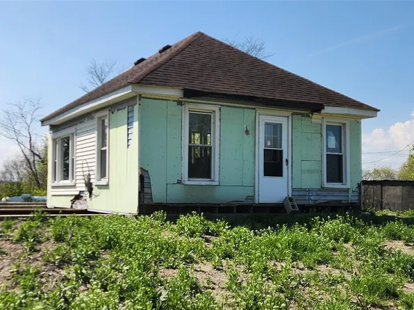 10781 Armstrong Rd, South Rockwood, MI 48179